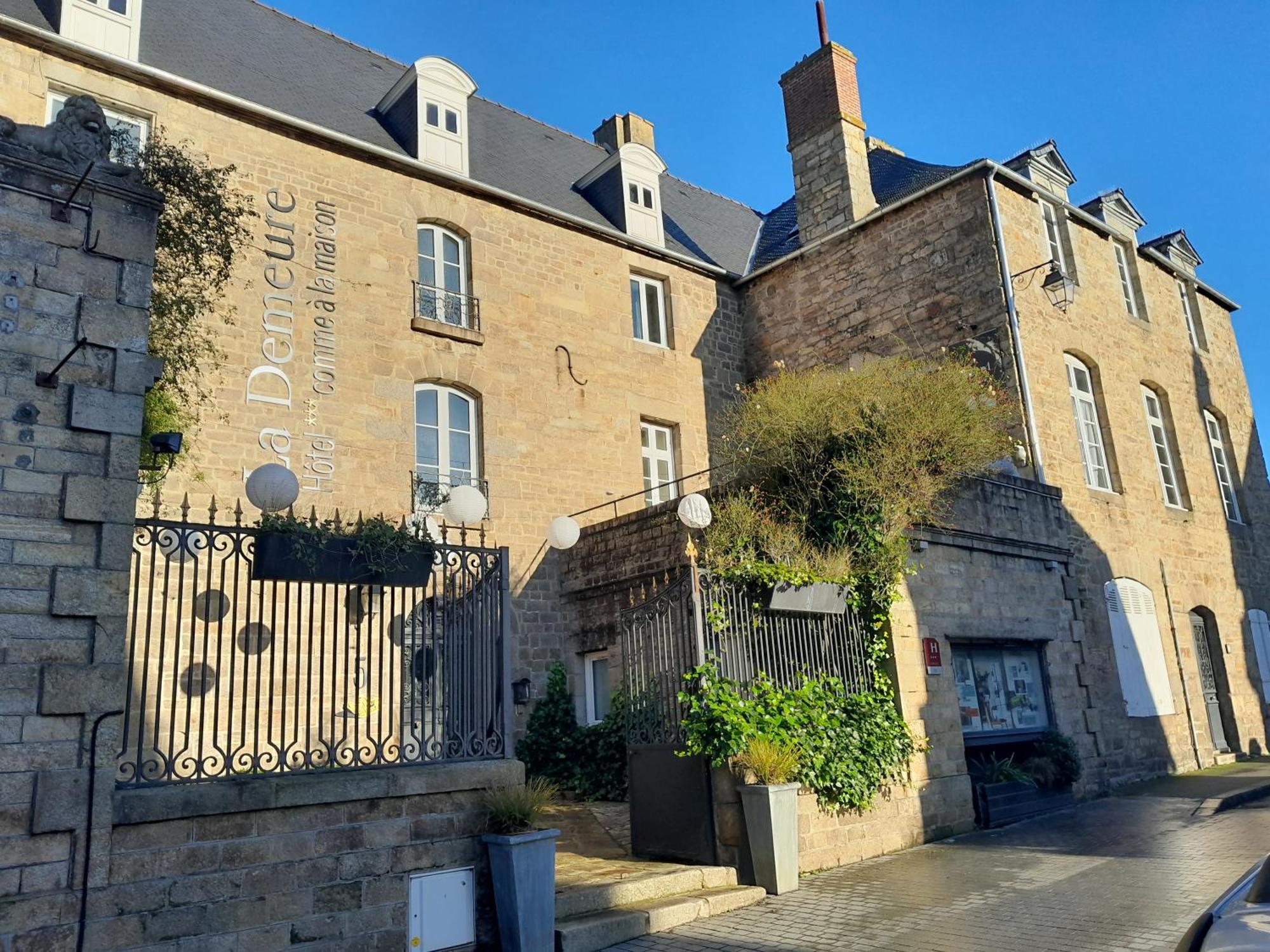 La Demeure Hotell Guingamp Exteriör bild