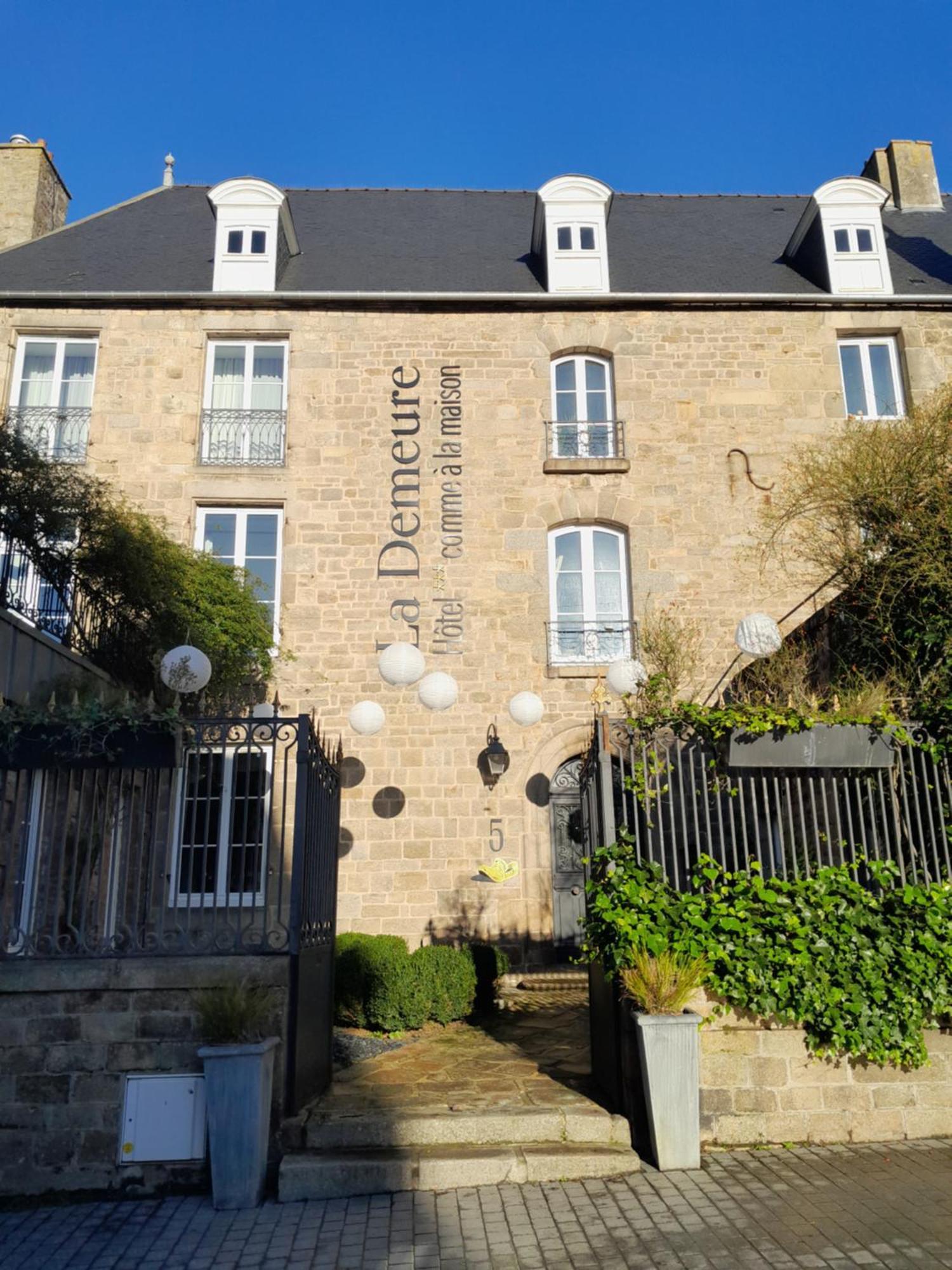La Demeure Hotell Guingamp Exteriör bild