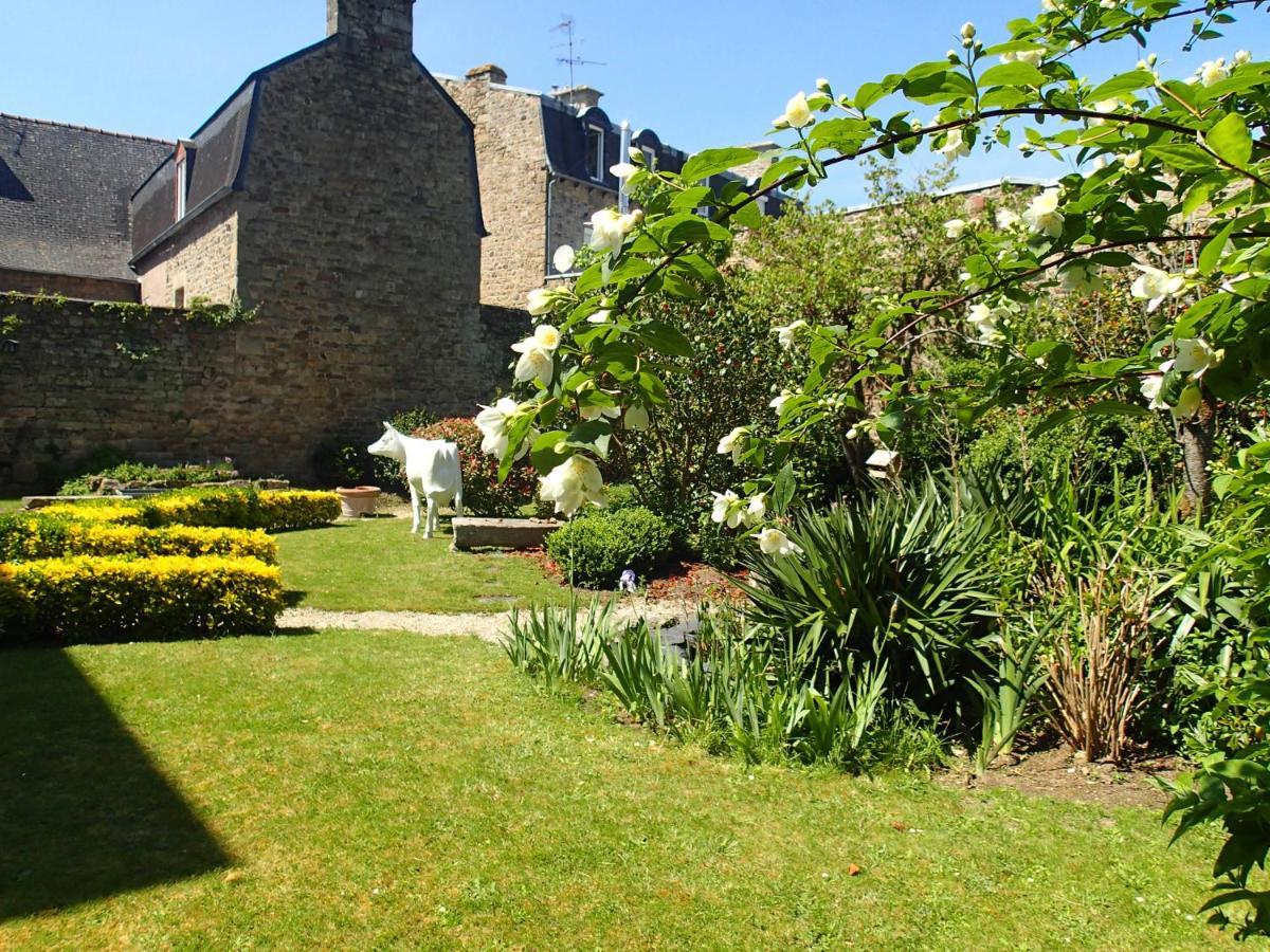 La Demeure Hotell Guingamp Exteriör bild